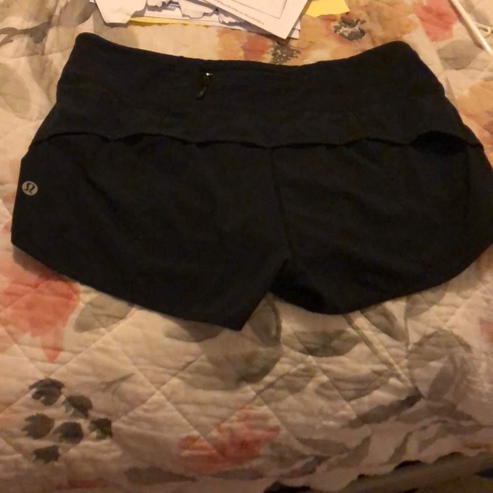Lululemon shorts black